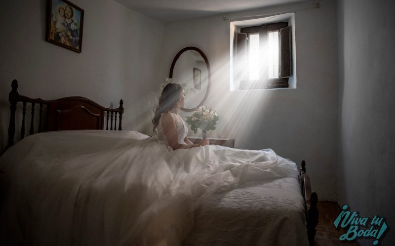 Fotos de boda en Iglesia. Ceremonia de los novios en Estollo